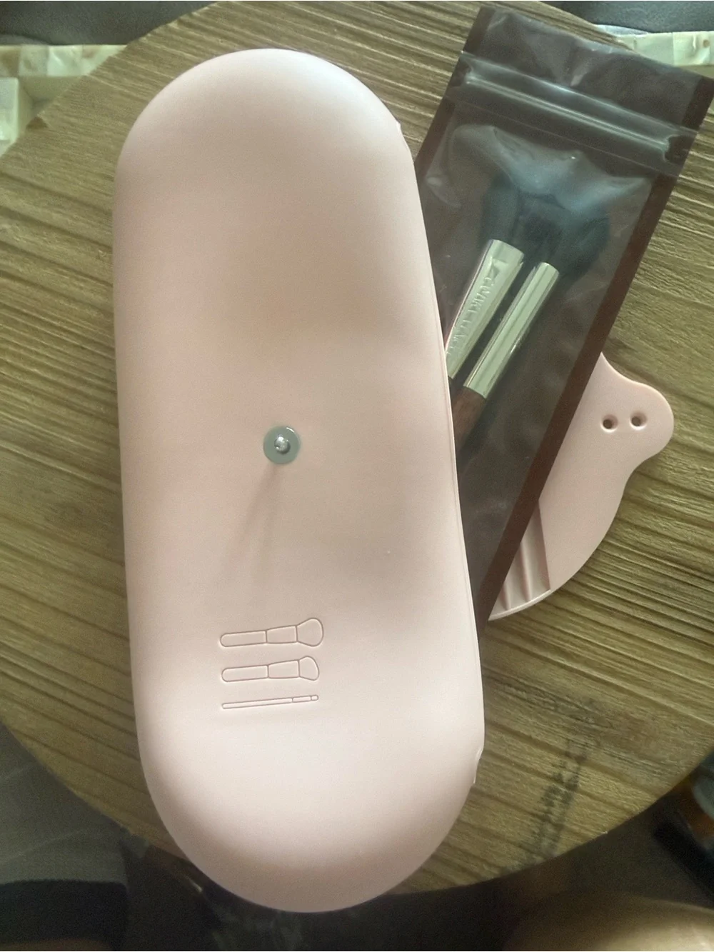 Pink Makeup Brush carrier and 2 makeup brushes